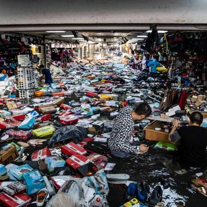 Потоп в Истанбул, има загинал