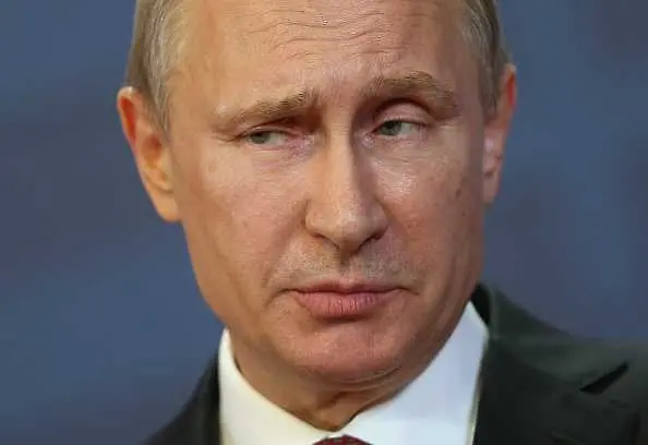 Путин отива на работно посещение при Макрон