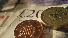 Британската лира се срина под 1,20 долара