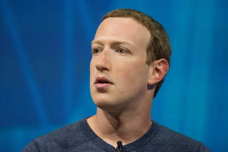 Зукърбърг продаде акции на Facebook за 269 млн. долара