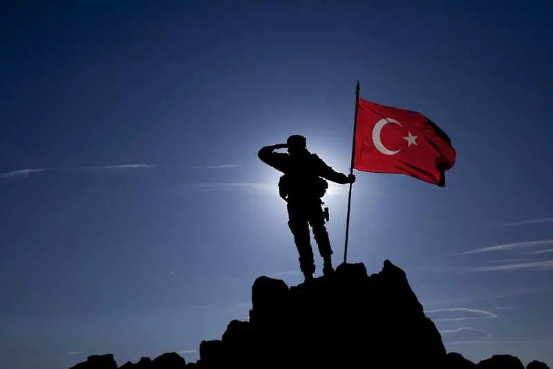 Турция подхваща военна операция в Северен Ирак