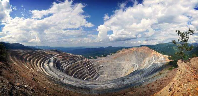 “Елаците-Мед АД: Да бъдеш 44 години успешна компания в минната индустрия