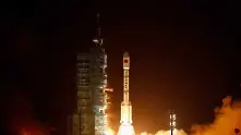 Китай изстреля още два сателита