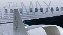 Печалбата на Боинг се срина заради спирането на 737 МАКС