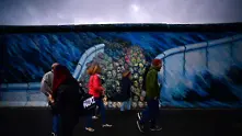 Трийсет години след падането на Берлинската стена, стените отново се завръщат