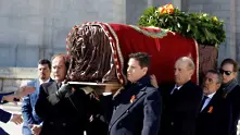 Франко препогребан в малка крипта край Мадрид при пълна забрана за снимки