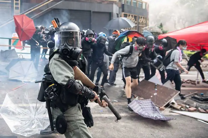 От Чехия и Иран до Боливия и Чили - протести разтърсват различни части на света