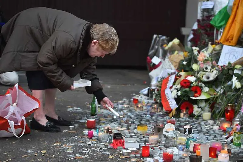 Французите си спомнят за жертвите на терористичните нападения в Париж преди четири години