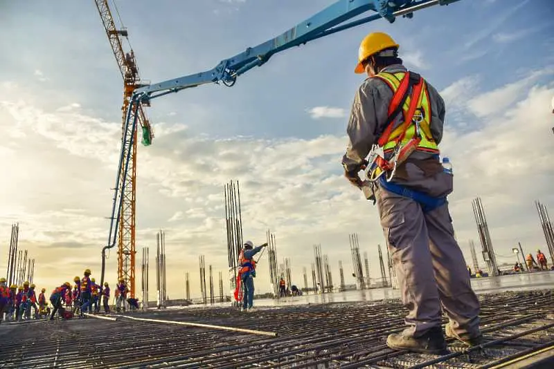 ДНСК прекрати лицензите на 6 фирми за строителен надзор