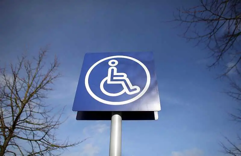 Само за ден КАТ глоби 1300 души за паркиране на места за хора с увреждания