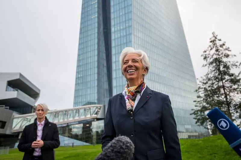 Лагард запази паричната политика на ЕЦБ без промяна