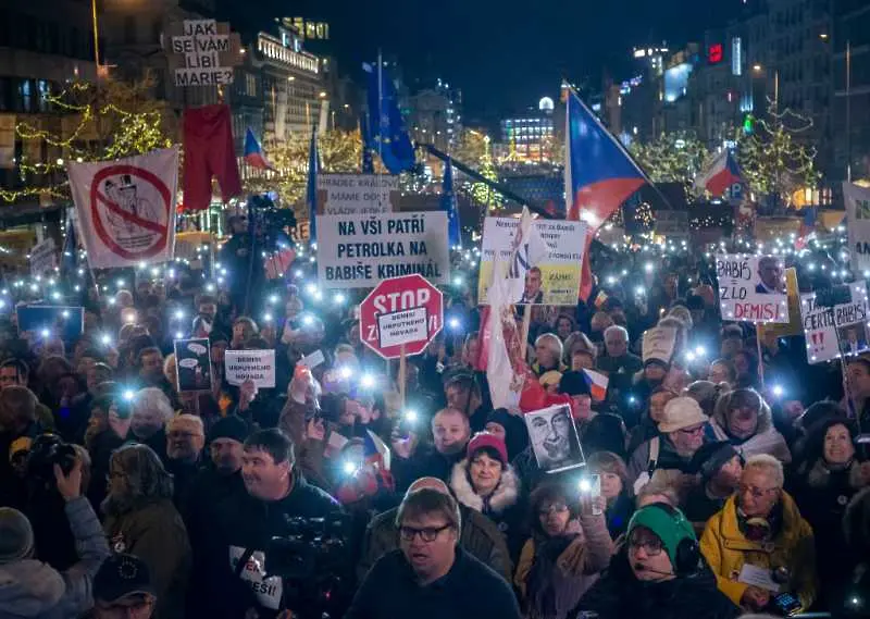 Десетки хиляди демонстрираха срещу чешкия премиер Бабиш