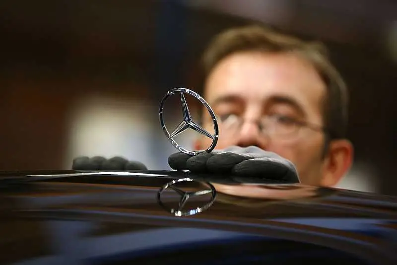 Daimler обяви мащабни съкращения, ще закрие най-малко 10 000 работни места за три години