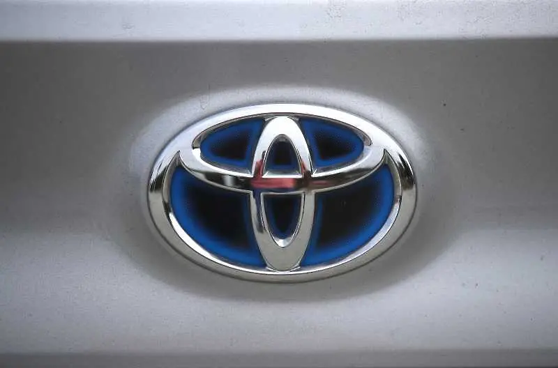 Toyota изтегля близо 700 хил. автомобила от Америка