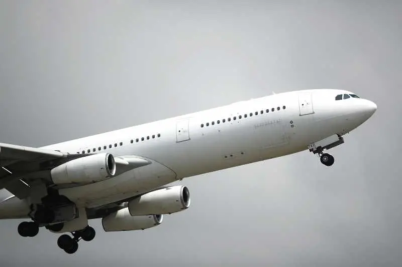 Редица авиокомпании отмениха полети до Близкия изток