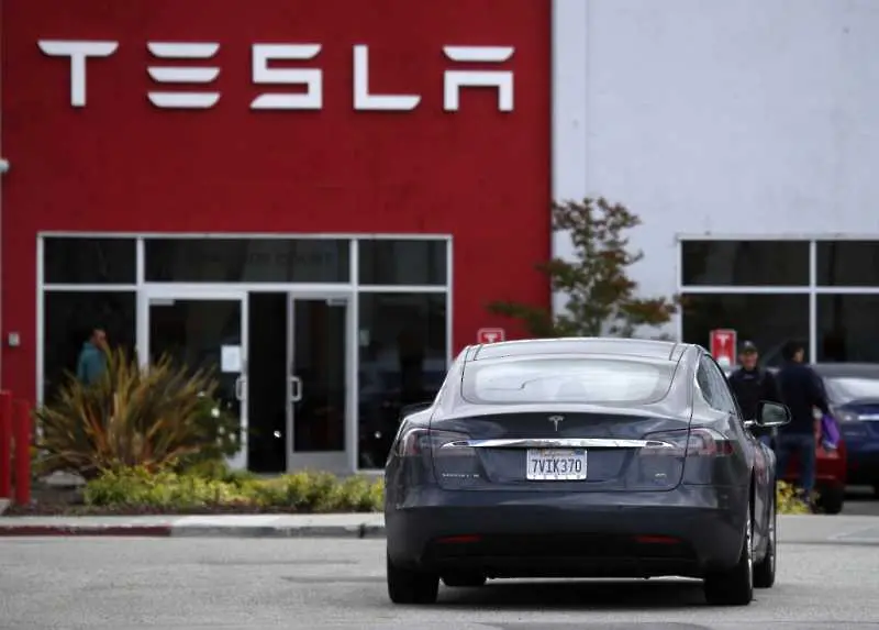 Пазарната капитализация на Tesla премина прага от 100 млрд. долара