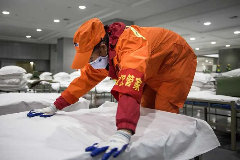 Един от китайските лекари, сигнализирали първи за новия коронавирус, почина от болестта