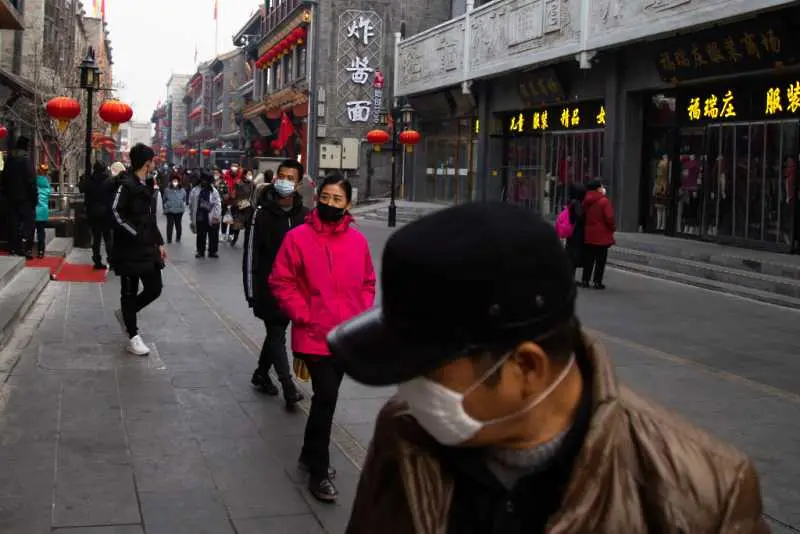 Броят на жертвите на коронавируса в Китай достигна 80 души, премиерът на страната е в Ухан