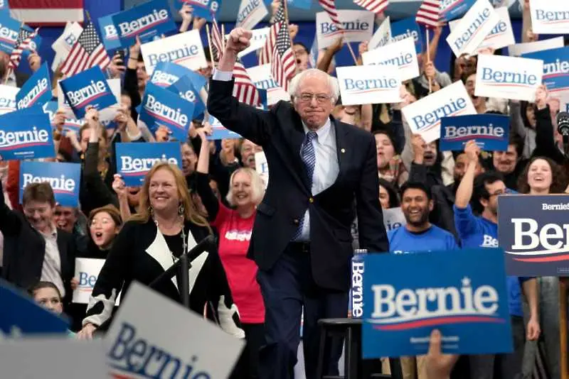 Бърни Сандърс печели първичните избори на демократите в Ню Хемпшър