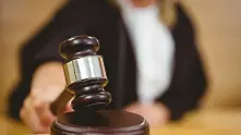 Шефката на  басейновата дирекция в Пловдив, общинар и юрист обвинени в търговия с влияние