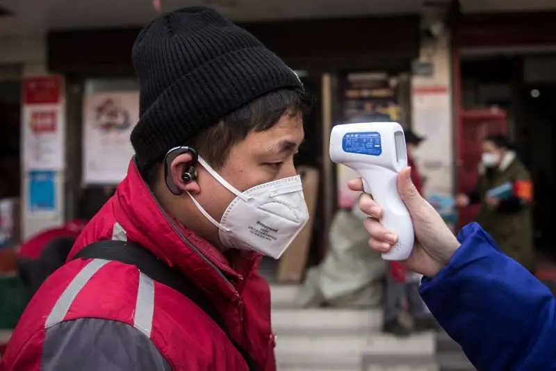 Над 2400 станаха жертвите на коронавирус в Китай