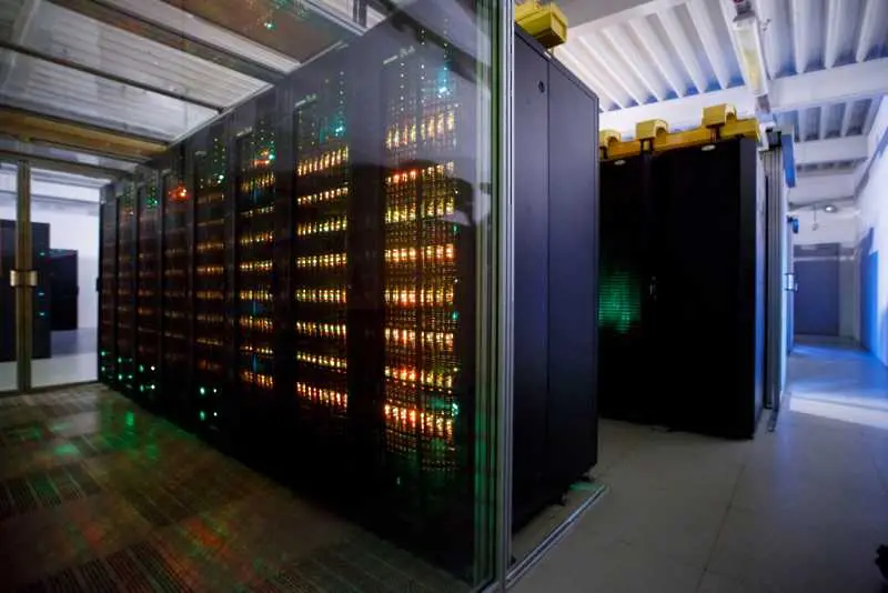 Лондон инвестира 1,2 млрд. паунда в суперкомпютър за климатични прогнози