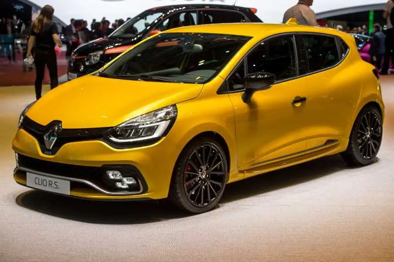 Ще преразгледа ли Renault плановете си за затваряне на френските заводи?