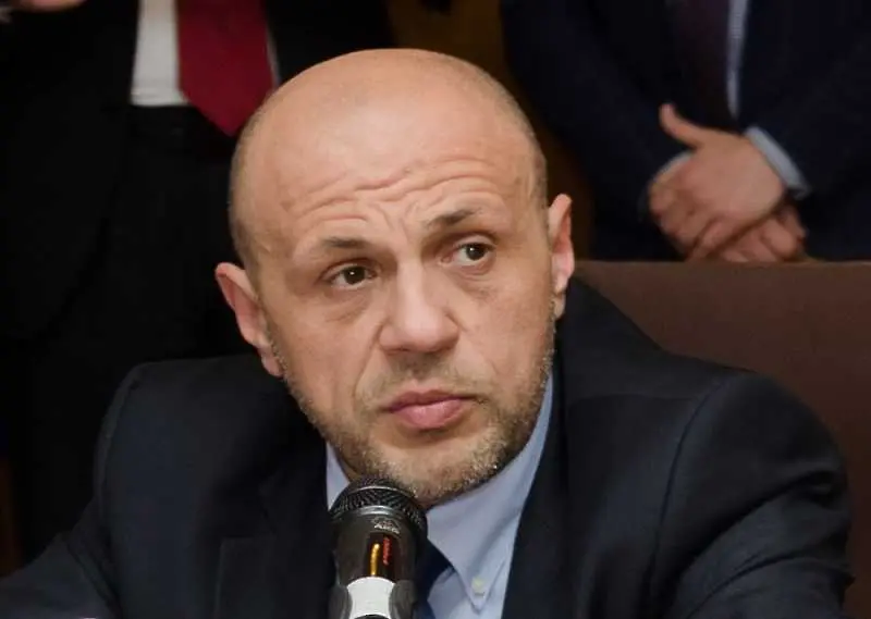 Томислав Дончев: Хората не се пускат в болничен от телевизора
