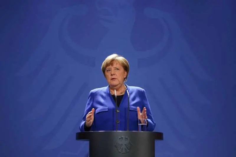 Меркел: Коронавирусът е най-голямото предизвикателство за Германия от Втората световна война насам