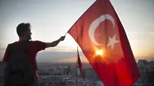 Турция забранява всички обществени прояви до края на април