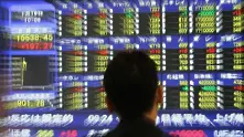 Силен спад на азиатските фондови борси в началото на търговията в понеделник