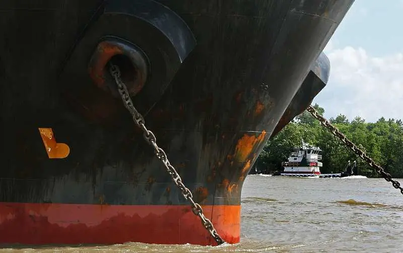 Пристанище Варна забрани на екипажите да напускат корабите си