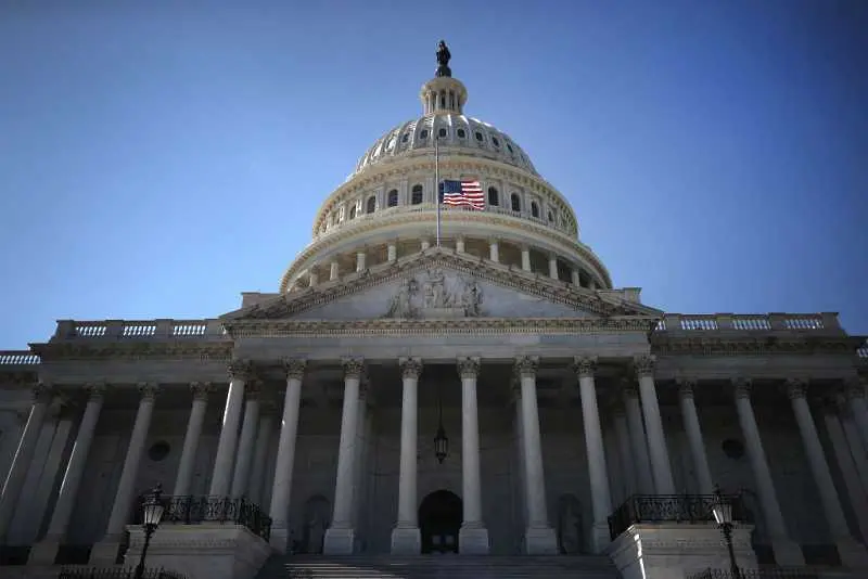 Белият дом и Сенатът се споразумяха за икономическия пакет за 2 трилион долара