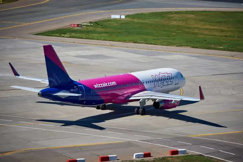 Wizz Air спира всички полети до Полша заради национална забрана