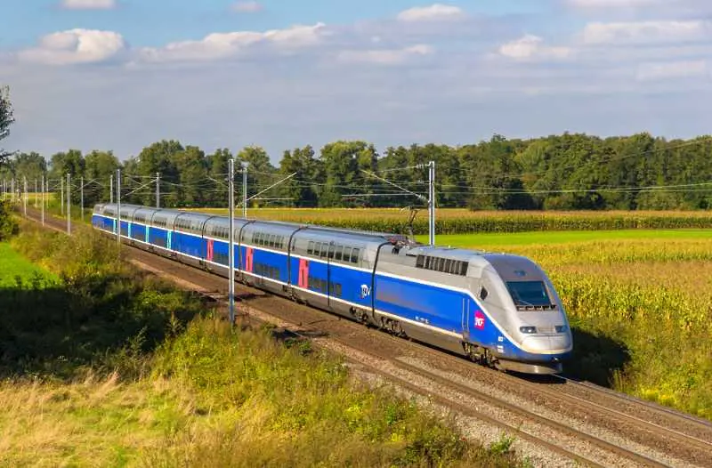 Франция пуска първия в Европа високоскоростен медицински влак за болни от COVID-19
