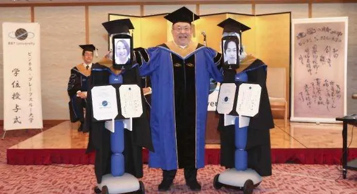 Японски студенти се дипломираха виртуално с помощта на роботи