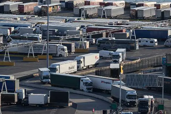Над 30 български фирми искат обезщетения от производители на камиони заради доказан картел