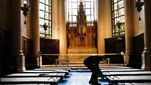„Сатаната и вирусът няма да ни спрат“ – американски църкви се готвят да посрещнат Великден въпреки препоръките за дистанция