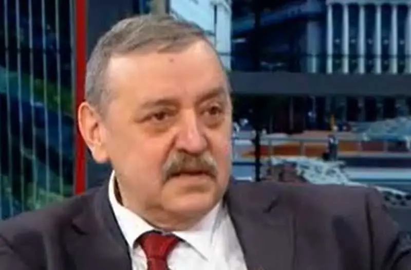 Позабавихме нещата, сега най-важна е самодисциплината на българите, казва проф. Кантарджиев