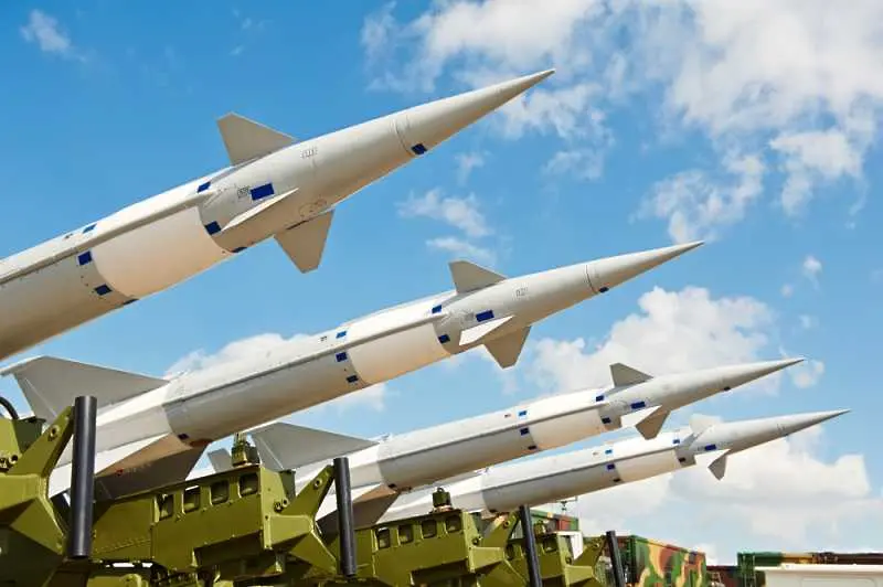 Северна Корея е извършила изпитание на две балистични ракети