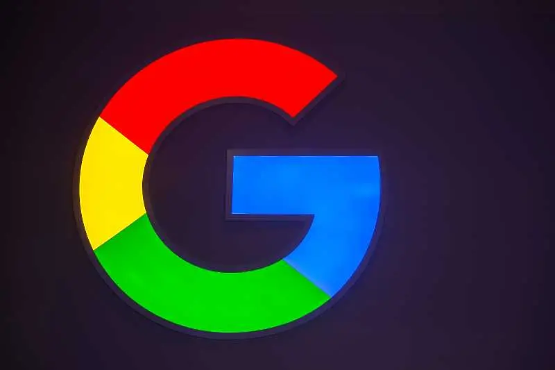Google съкрати наполовина маркетинг бюджета си