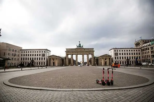 Германия обмисля забрана на публични събития до края на август