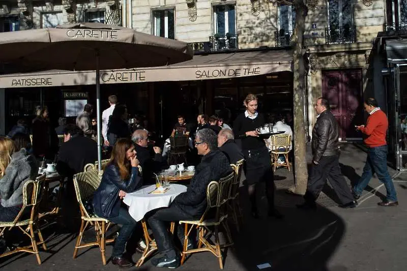 Франция няма да отвори ресторантите и след извънредното положение