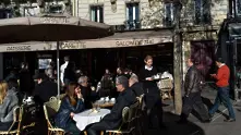 Франция няма да отвори ресторантите и след извънредното положение