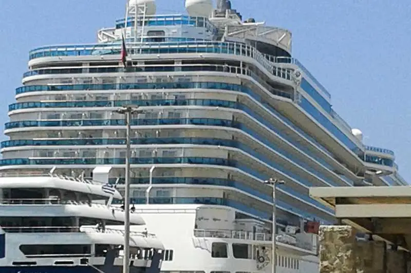 Гърция пусна фериботите до всички острови