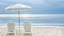 Чадъри и шезлонги напълно безплатни на 17 плажа у нас 
