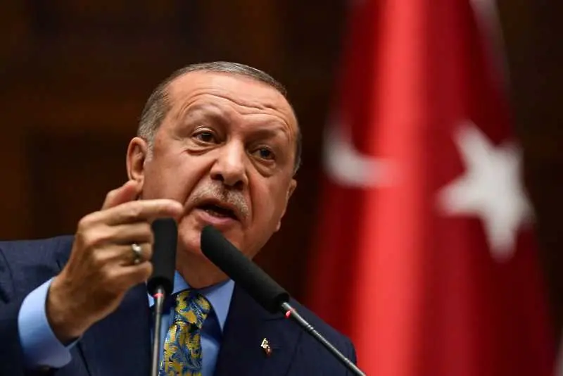 Ердоган се зарече да победи чуждите заговори срещу икономика на Турция