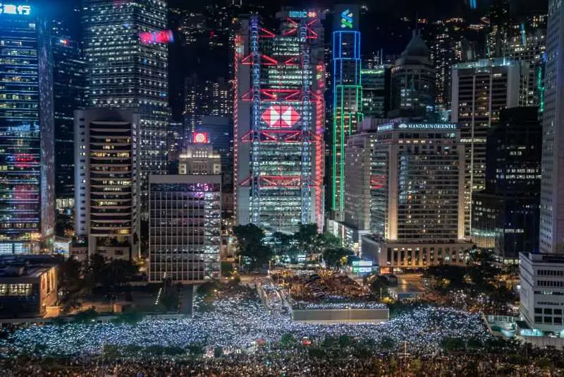 Какво би означавало за инвеститорите отнемането на специалния статут на Хонконг със САЩ
