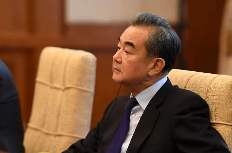 Законът за националната сигурност трябва да бъде приложен в Хонконг, твърди китайският външен министър