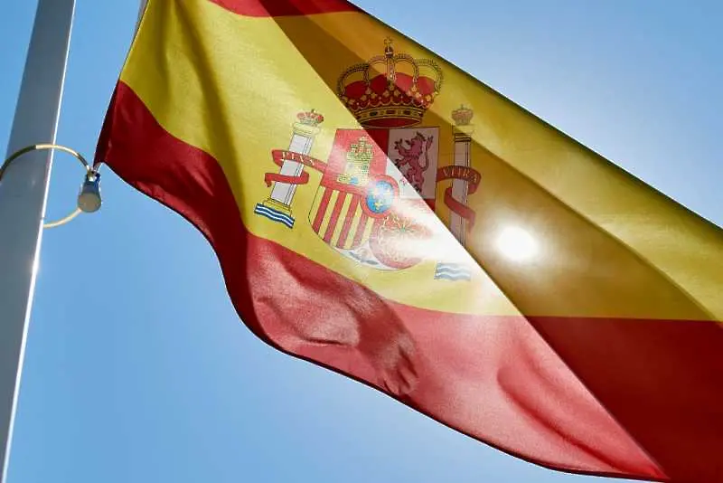 Испания улеснява престоя и завръщането на чужденци в условията на COVID-19